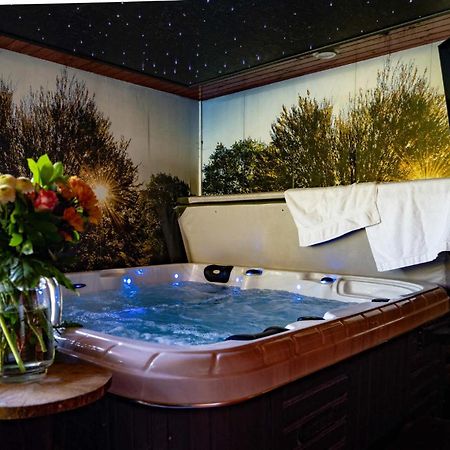 Drents Genieten - Dopheide Met Prive Jacuzzi En Sauna Erm Luaran gambar